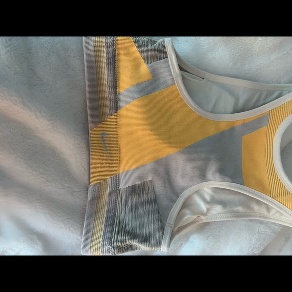 Nike Seamless Set - Picture 7 of 7